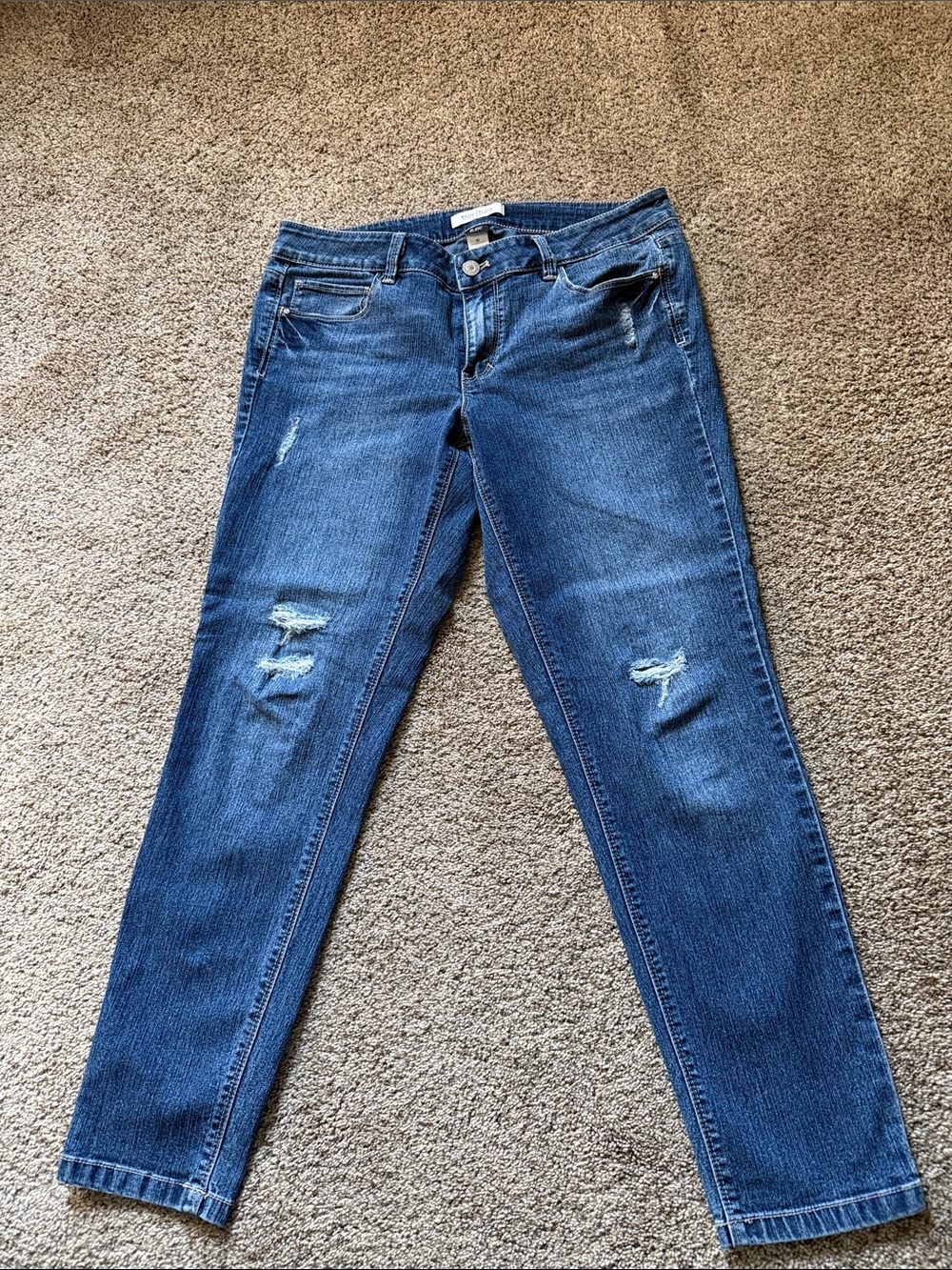 White House Black Market Women's Straight-Leg Distressed Blue Jeans